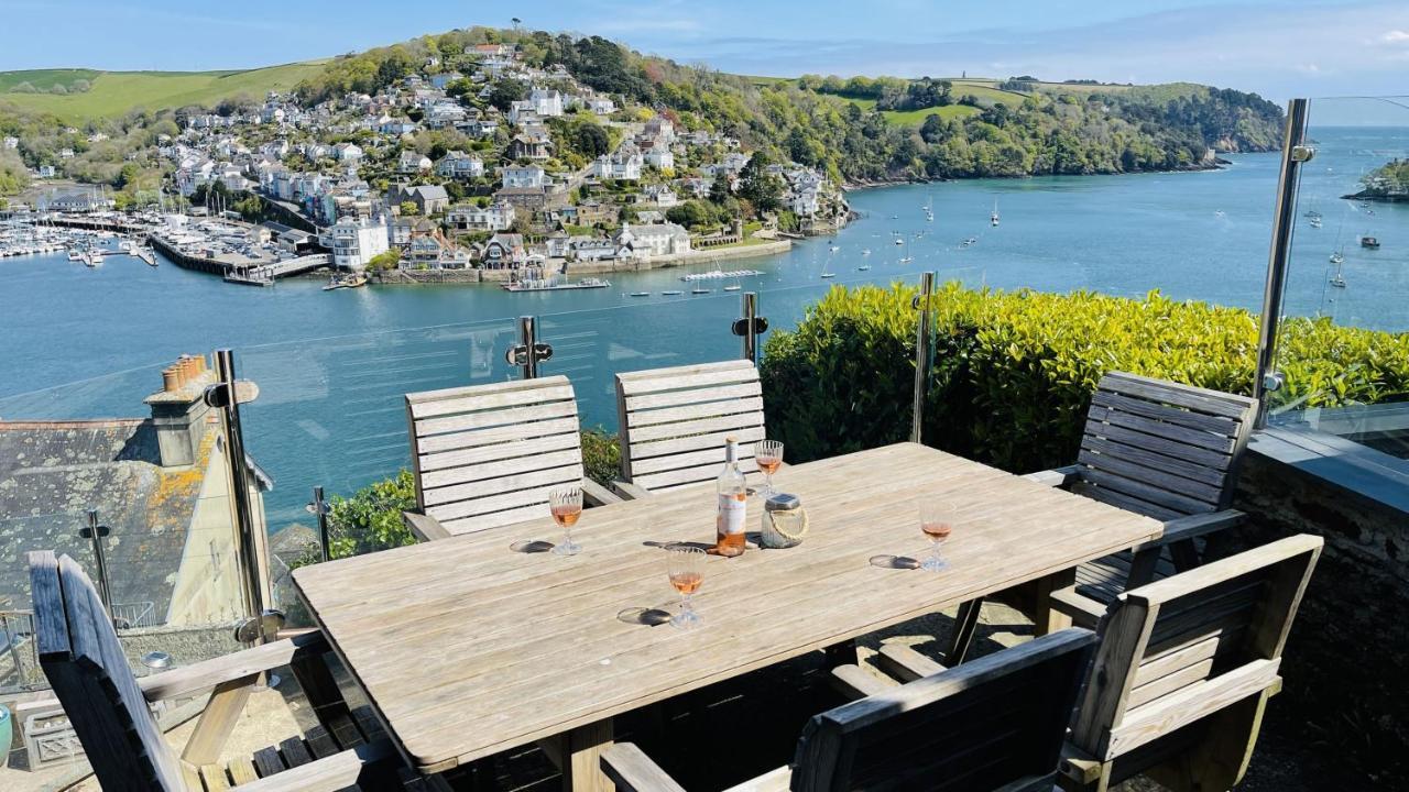 Out To Sea - Stunning Views, Elevated Position With Onsite Parking Dartmouth