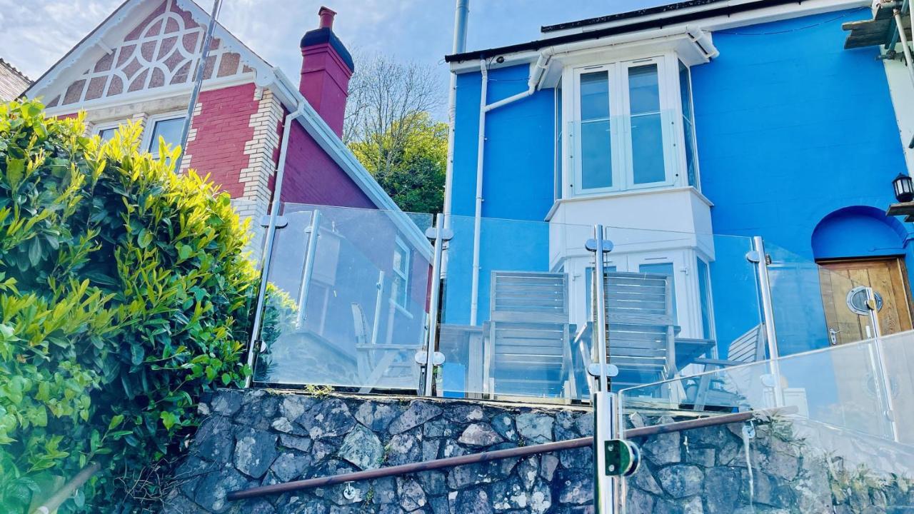 Out To Sea - Stunning Views, Elevated Position With Onsite Parking Holiday home Dartmouth
