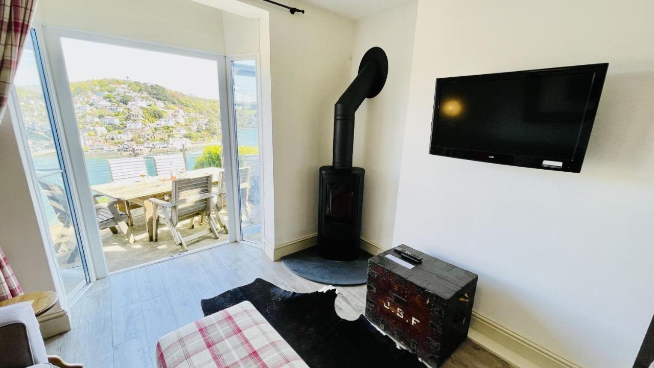 Out To Sea - Stunning Views, Elevated Position With Onsite Parking Dartmouth