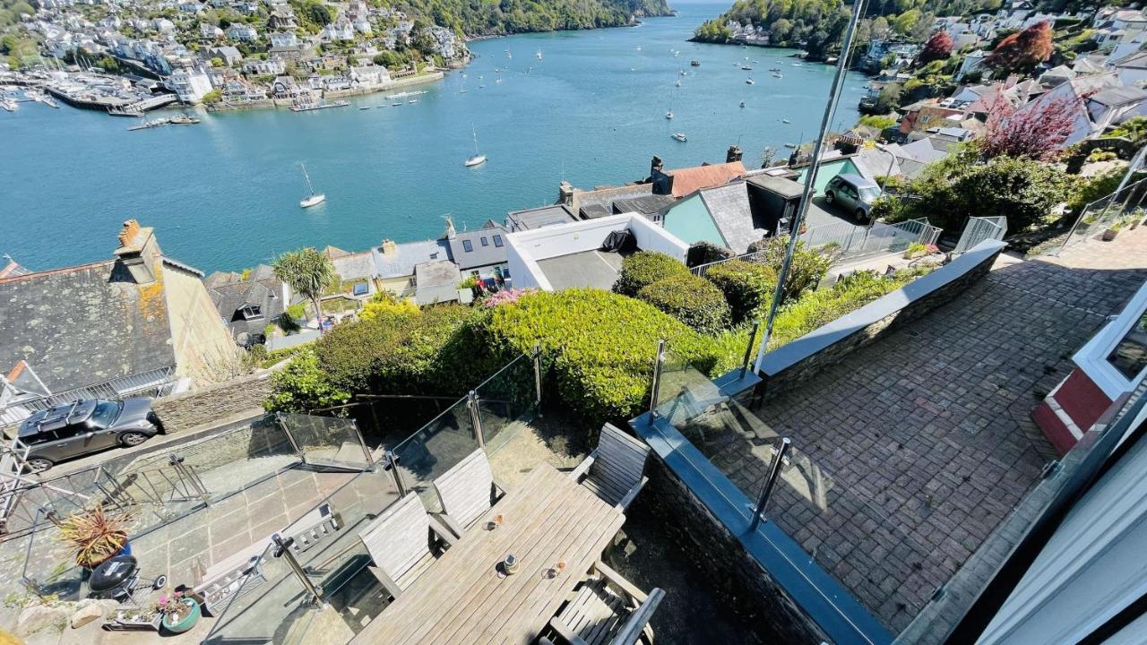 Out To Sea - Stunning Views, Elevated Position With Onsite Parking Holiday home *