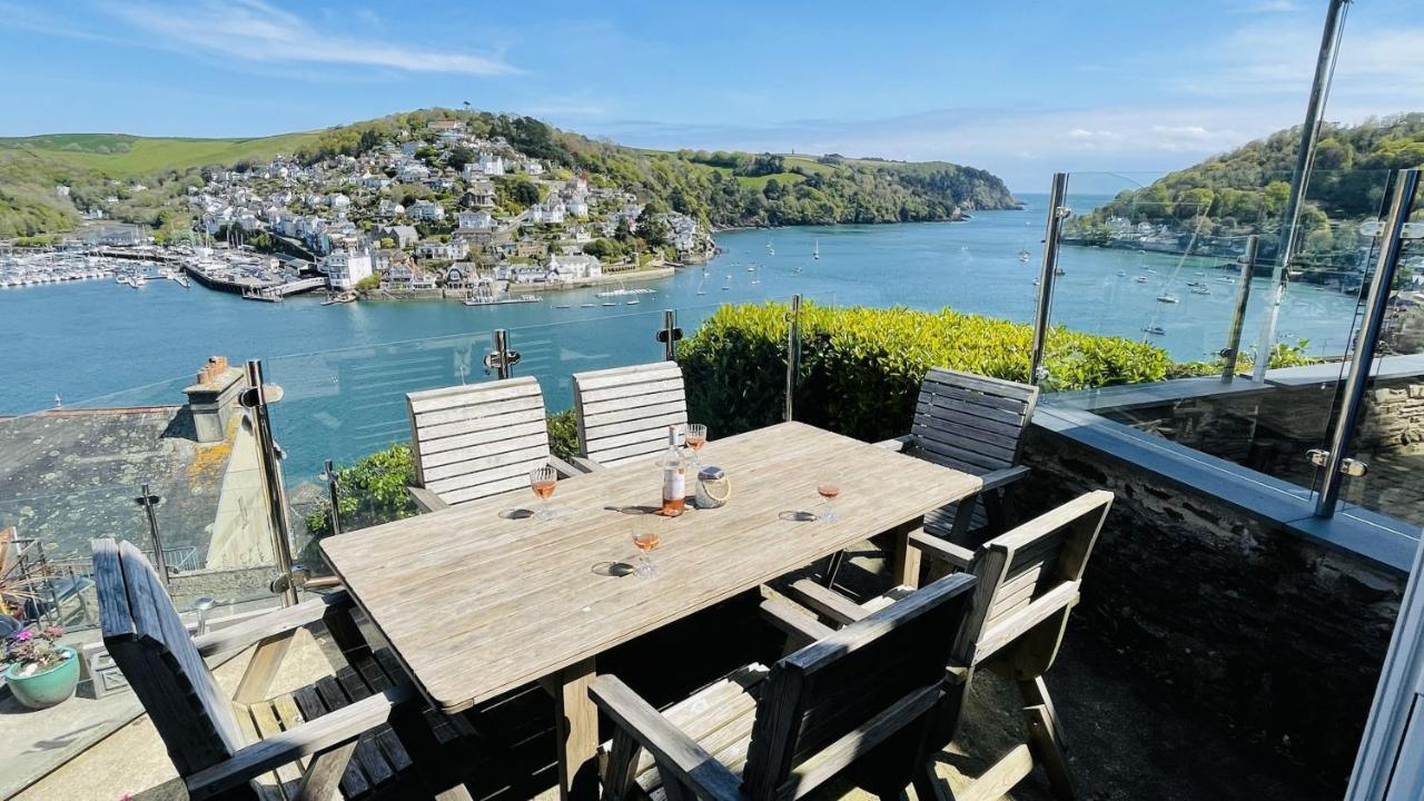 Holiday home Out To Sea - Stunning Views, Elevated Position With Onsite Parking Dartmouth
